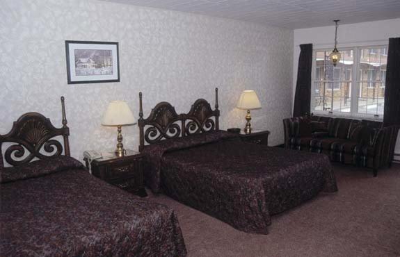 Ivy Rose Motor Inn Виндзор Экстерьер фото